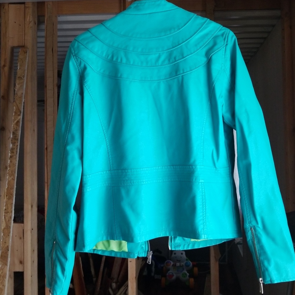 Jacket - Picture 2 of 6